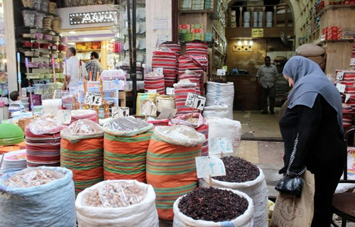  إقبال ضعيف  بكفر الشيخ على شراء ياميش رمضان بعد ارتفاع أسعاره