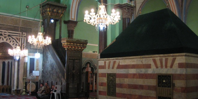  سعد الدين الهلالى يوضح بالأدلة صحة الصلاة بمساجد الأضرحة