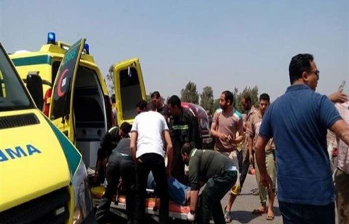  عاجل : اصابة 12 فى حادث انقلاب ميكروباص على الطريق الدولى بكفر الشيخ 