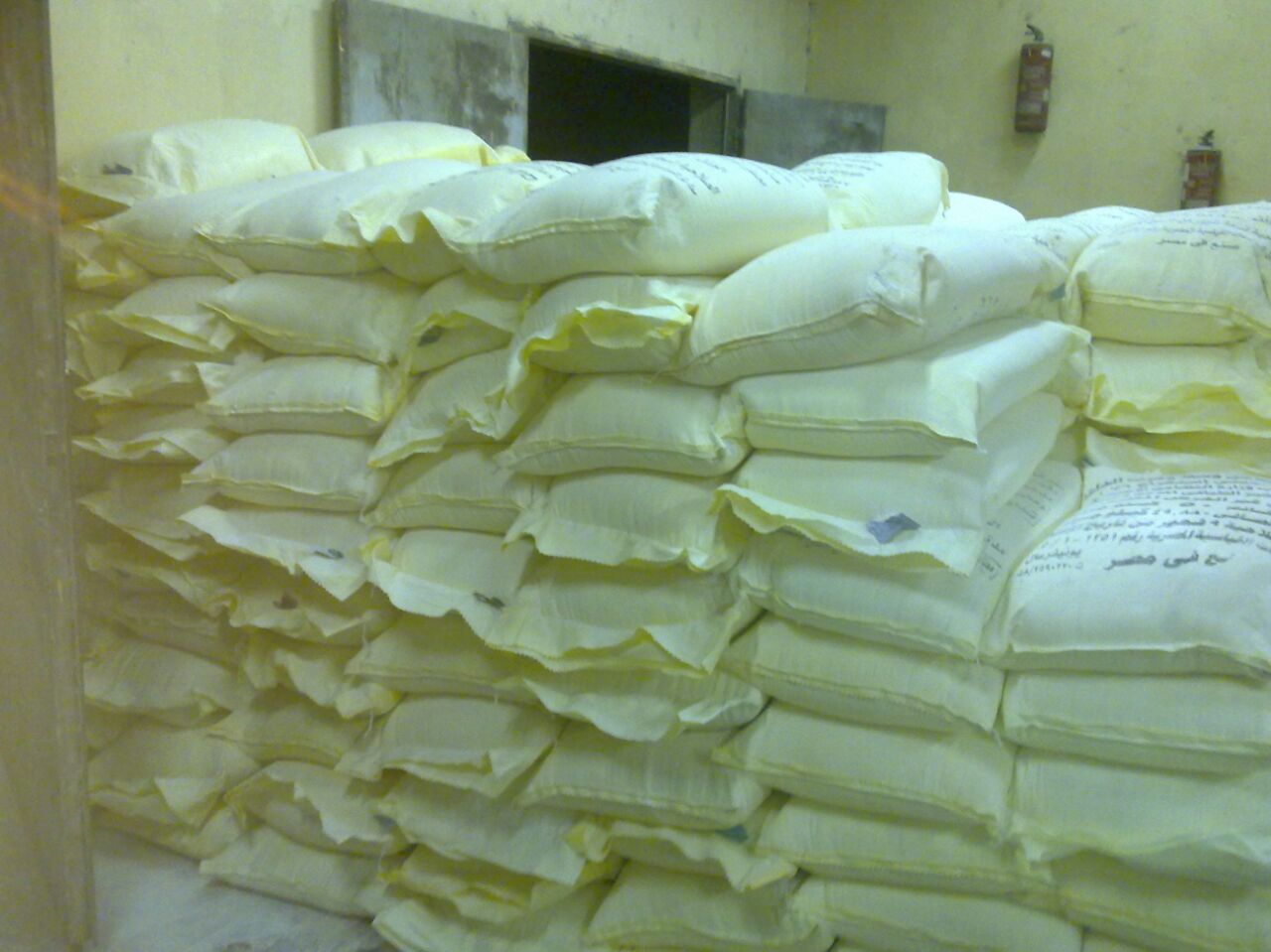  استيلاء صاحبة مخبز على 153 شيكارة دقيق مدعم بقرية بكفر الشيخ
