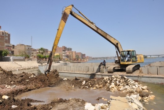  حملة أمنية لإزالة التعديات على نهر النيل بكفر الشيخ