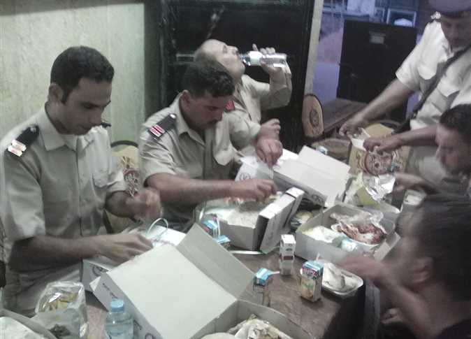 بالصور.. أول إفطار جماعى بمركز شرطة دسوق لأهالى كفر الشيخ