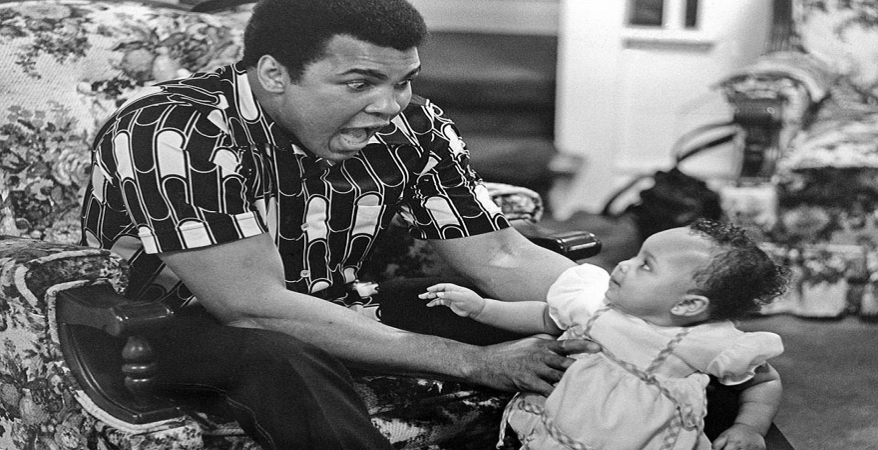 فى ذكرى عيد ميلاده.. 10 صور نادرة لـ«محمد على كلاى»