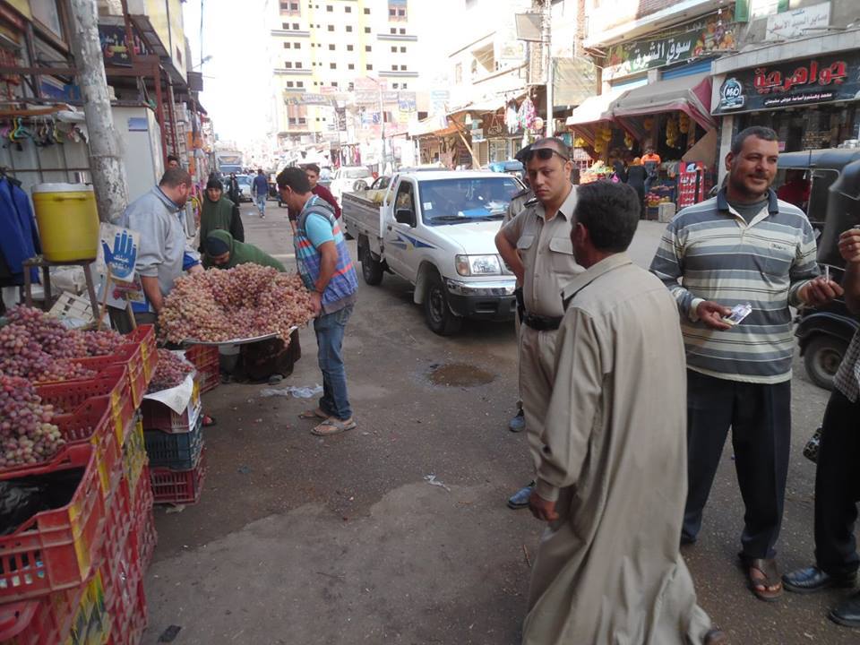   بالصور .. حملة لرفع وإزالة الاشغالات بمدينة الحامول