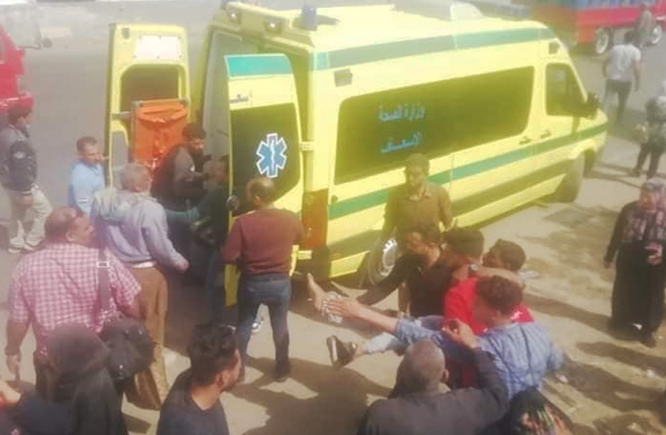  بالاسماء : إصابة 9 أشخاص في حادث إنقلاب سيارة علي رافد الطريق الدولي الساحلي بكفر الشيخ 
