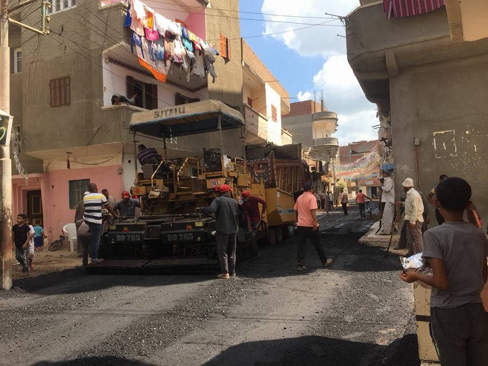  بالصور ...الإنتهاء من أعمال الرصف بقرية منية الأشراف بفوه 